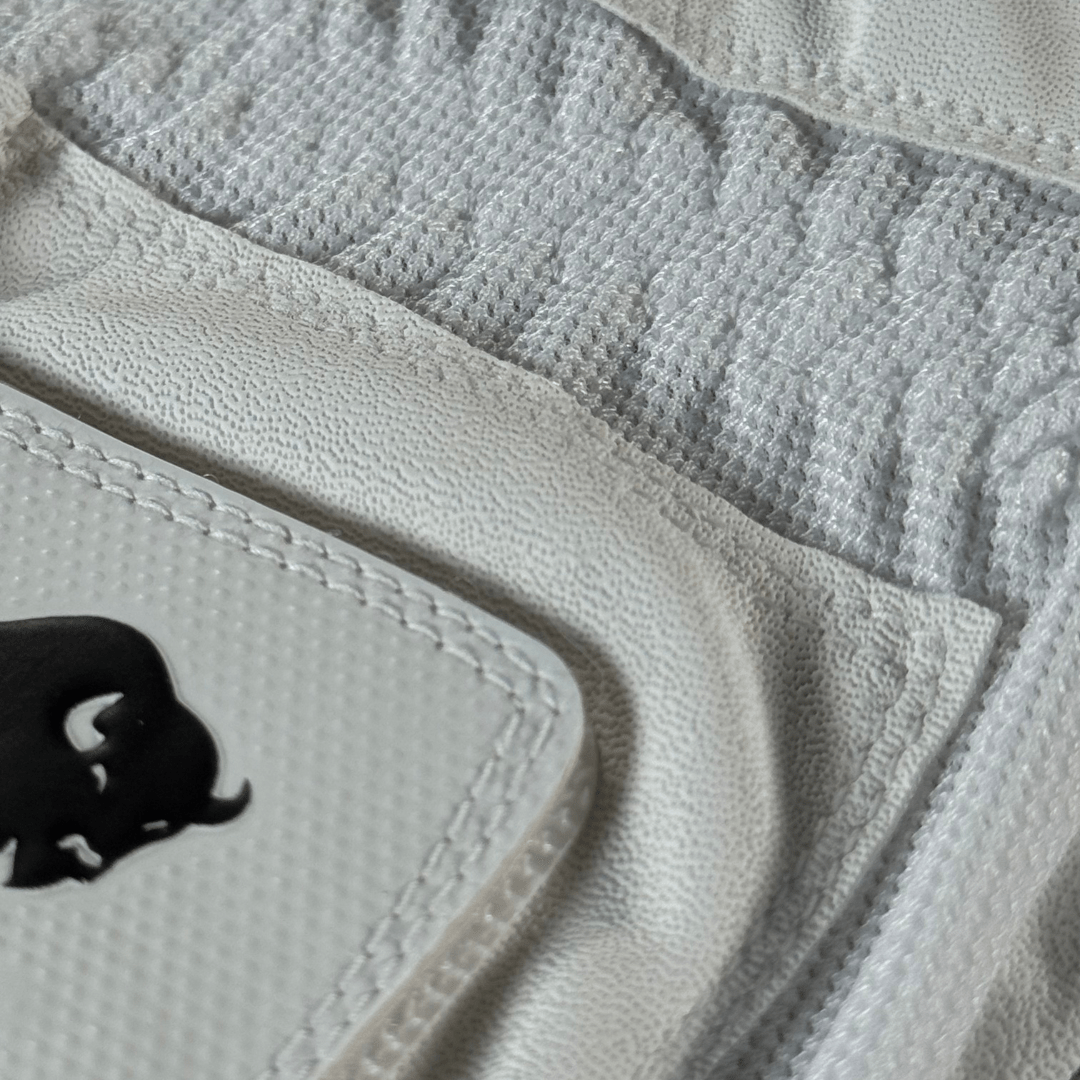 Premium stitching detail on Lone Buffalo Comy-Cool golf glove for durability and comfort