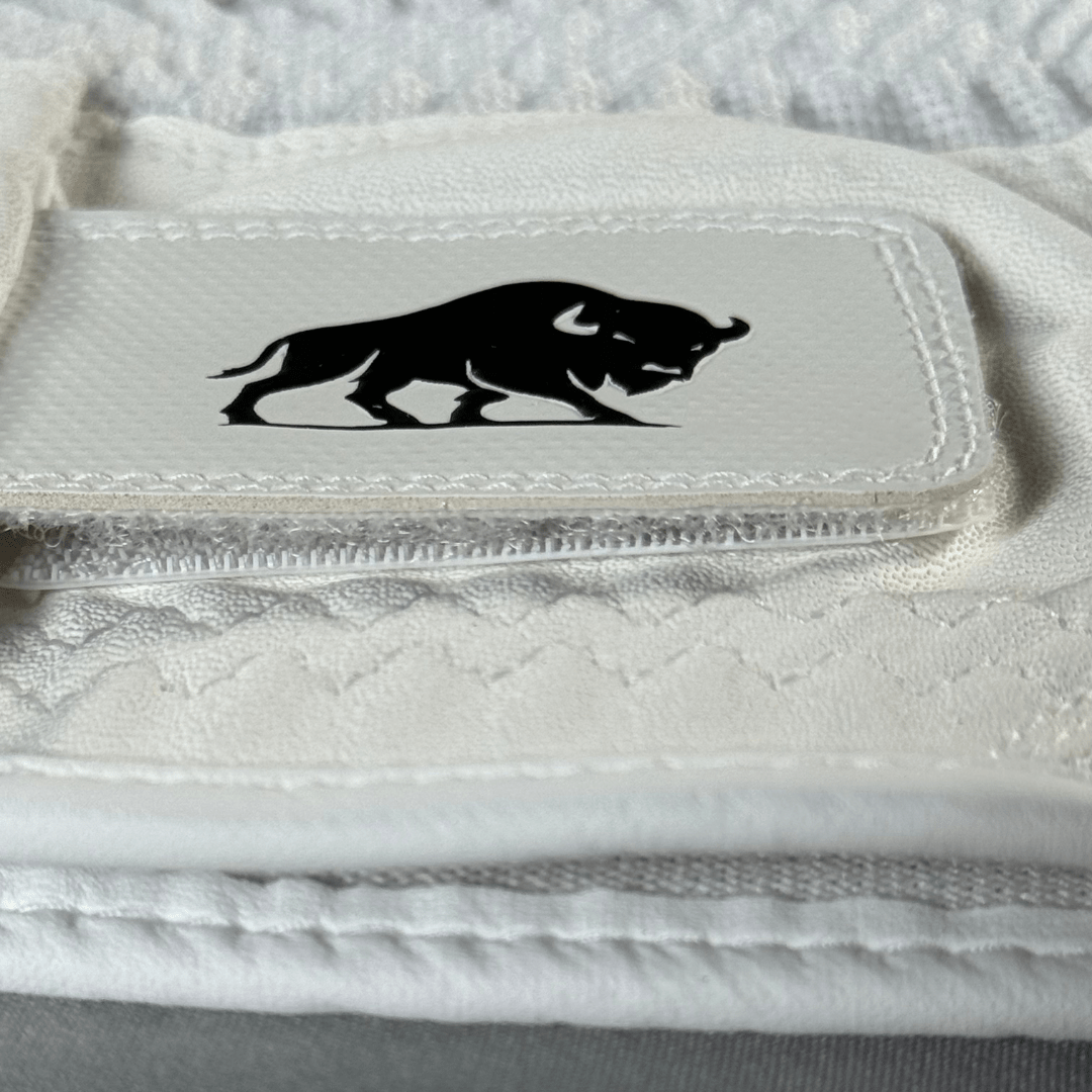 Lone Buffalo Golf glove with buffalo logo on adjustable strap – Comy-Cool breathable design